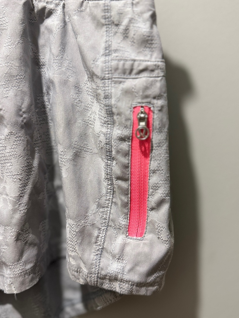 Lululemon Run: Tracker Short II -
Fossil / Heathered Fossil - Picture 6 of 6